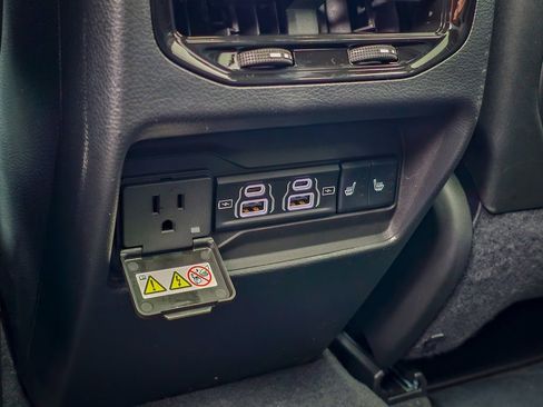 New 2025 Jeep Grand Cherokee Limited image 34