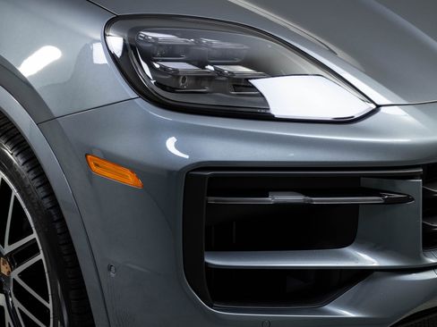 New 2026 Porsche Cayenne AWD/4WD image 38