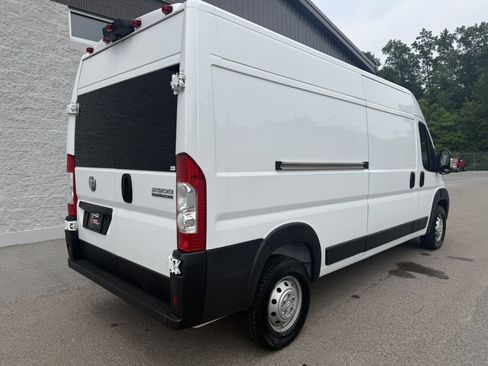 Used 2023 RAM ProMaster 2500 FWD image 9