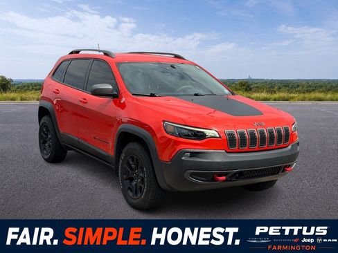 Used 2021 Jeep Cherokee Trailhawk w/ Premium Leather Package AWD/4WD image 1