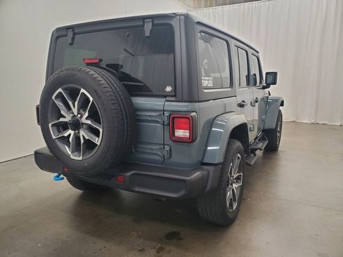 Used 2024 Jeep Wrangler Unlimited w/ Convenience Group image 7