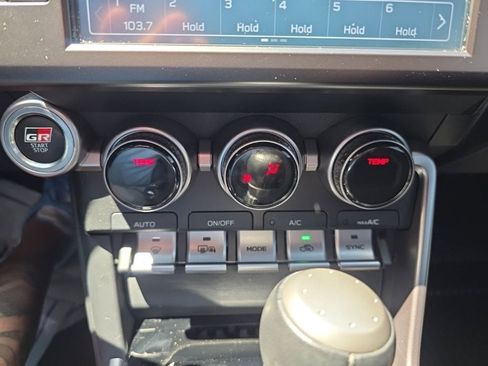Used 2024 Toyota GR86 Premium RWD image 23