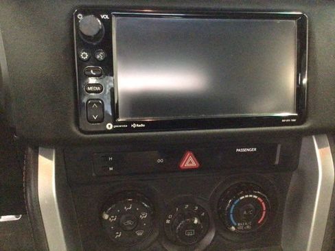 Used 2017 Toyota 86 RWD image 18