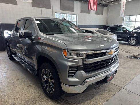 Used 2025 Chevrolet Silverado 1500 LT w/ All Star Edition Plus image 3