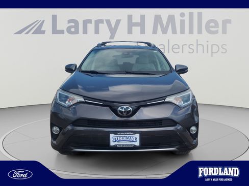 Used 2017 Toyota RAV4 XLE w/ Carpet Mat Package AWD/4WD image 8
