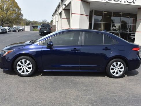 Used 2020 Toyota Corolla LE image 10