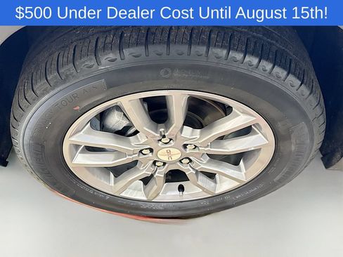 Used 2024 GMC Terrain SLT w/ LPO, Floor Liner Package AWD/4WD image 31