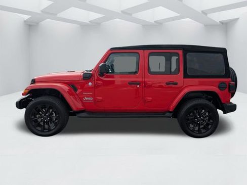 Used 2024 Jeep Wrangler Unlimited Sahara AWD/4WD image 9