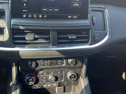 Used 2021 Chevrolet Suburban Z71 w/ Luxury Package AWD/4WD image 18