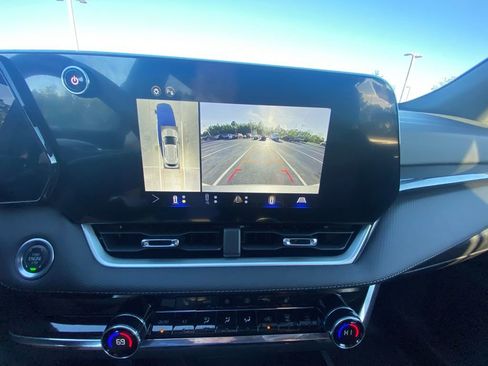 Used 2025 Chevrolet Equinox LT w/ Convenience Package II FWD image 16