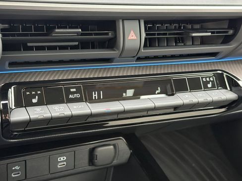 Used 2026 Toyota Prius XLE image 18