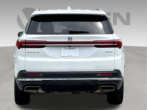 Used 2025 Buick Enclave Preferred FWD image 18
