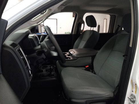 Used 2016 RAM 2500 Tradesman w/ Chrome Appearance Group AWD/4WD image 17