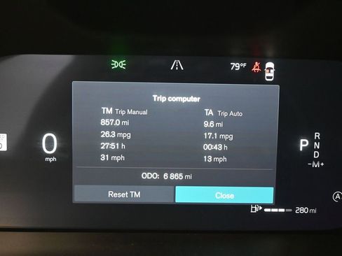 Used 2026 Volvo XC40 B5 Plus AWD/4WD image 16