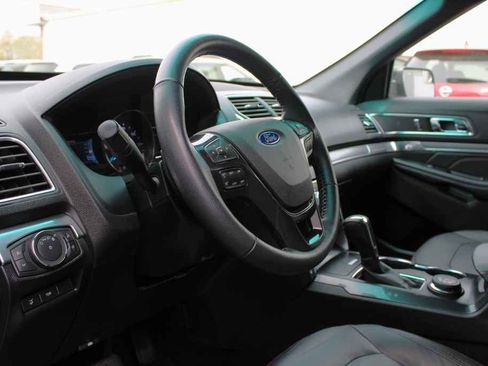 Used 2018 Ford Explorer Sport image 15