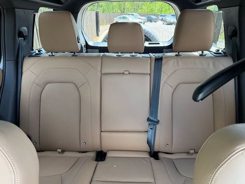 New 2026 Land Rover Defender 110 X-Dynamic SE AWD/4WD image 34