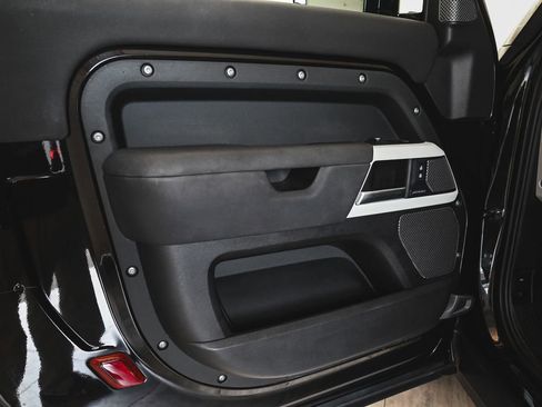 Used 2021 Land Rover Defender 90 S AWD/4WD image 8