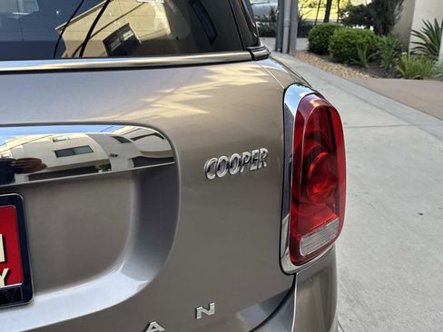 Used 2019 MINI Cooper Countryman w/ Premium Package image 5