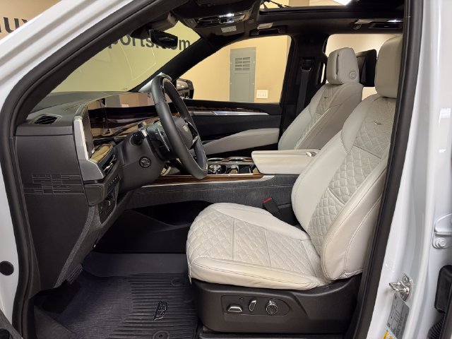 Used 2026 Cadillac Escalade Platinum Luxury w/ LPO, Floor Liner Package AWD/4WD image 9