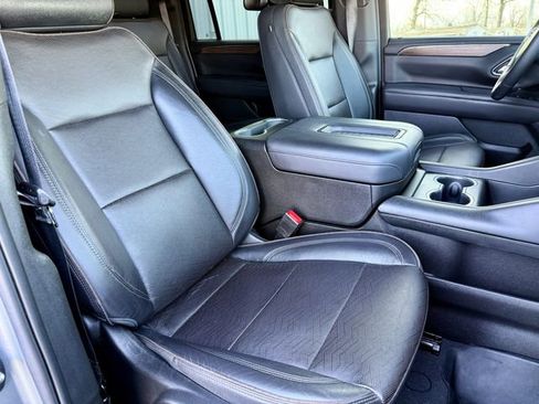 Used 2023 Chevrolet Suburban High Country w/ Max Trailering Package image 9