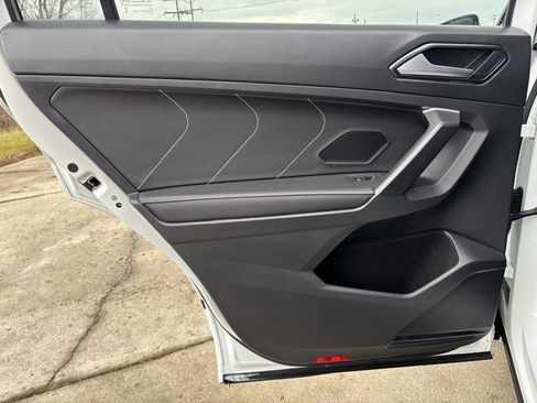 Used 2024 Volkswagen Tiguan SE R-Line image 23