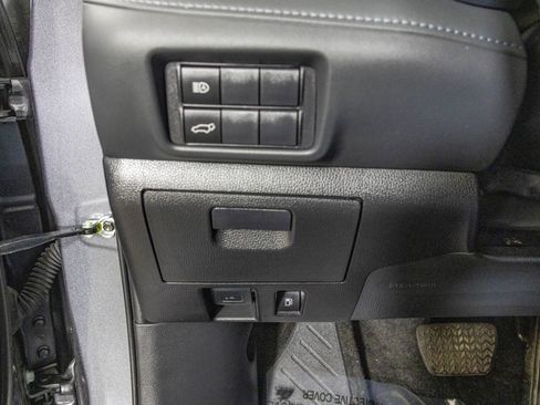 Used 2023 Toyota Highlander XLE image 29