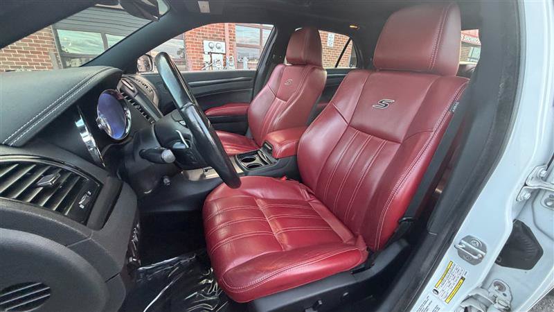 Used 2014 Chrysler 300 S w/ Luxury Group AWD/4WD image 26