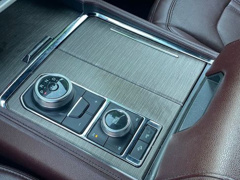 Used 2024 Ford Expedition Limited image 22