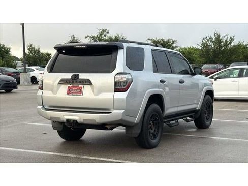 Certified 2021 Toyota 4Runner Venture w/ Moonroof Package AWD/4WD image 6