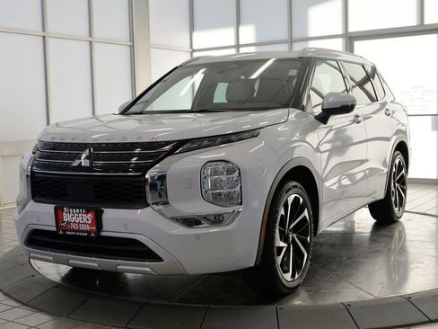 Used 2022 Mitsubishi Outlander SEL image 4