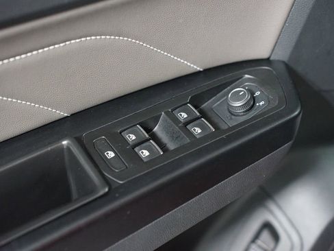 Used 2021 Volkswagen Atlas SE w/ Panoramic Sunroof Package image 30