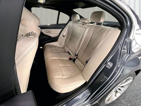 Used 2018 BMW 330i xDrive Sedan w/ Premium Package image 22