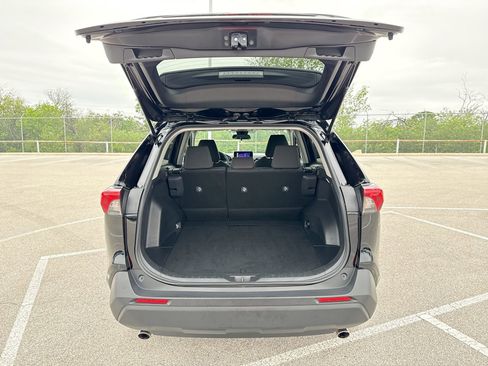 Certified 2025 Toyota RAV4 LE FWD image 19