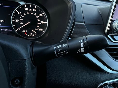 Used 2025 Nissan Altima 2.5 SV image 35