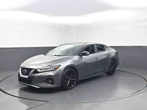 Used 2020 Nissan Maxima SR w/ Illumination Package FWD image 3