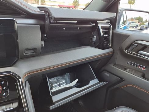 Used 2023 GMC Sierra 1500 AT4 AWD/4WD image 34