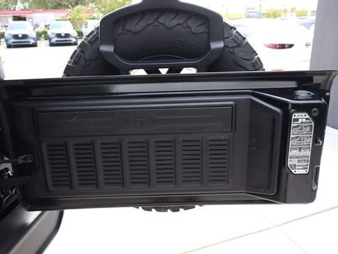 Used 2024 Jeep Wrangler Unlimited Rubicon 4xe AWD/4WD image 23