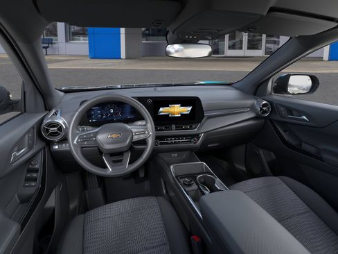 New 2026 Chevrolet Equinox LT w/ LPO, Floor Liner Package AWD/4WD image 8