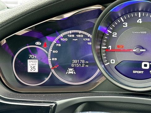 Used 2018 Porsche Panamera 4 Sport Turismo AWD/4WD image 13