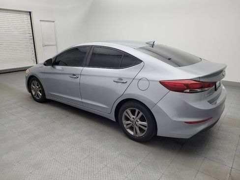 Used 2017 Hyundai Elantra SE FWD image 3