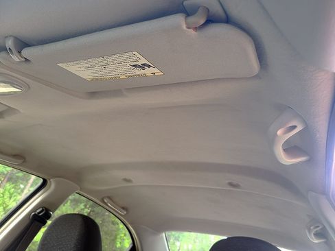 Used 2011 Chevrolet Aveo LT w/ LPO, Bodyside Molding Package FWD image 11