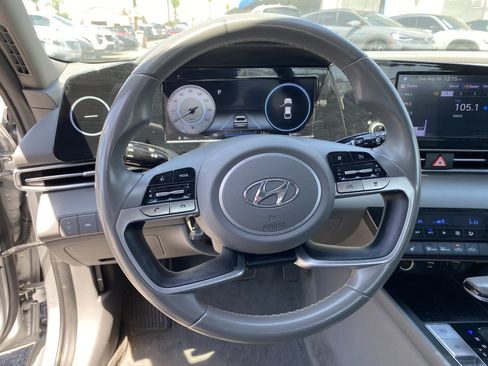 Used 2022 Hyundai Elantra SEL w/ Convenience + Premium Package FWD image 24
