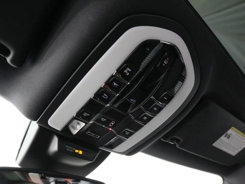 Used 2018 Porsche Macan GTS AWD/4WD image 57