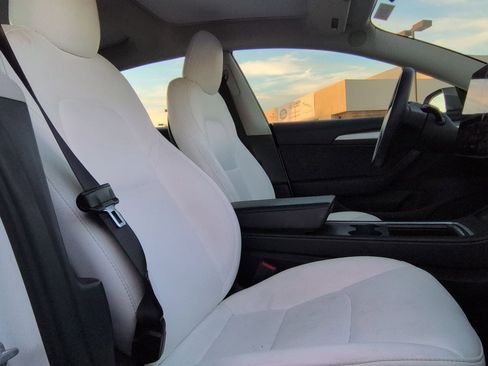 Used 2022 Tesla Model 3 image 25