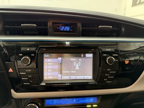 Used 2014 Toyota Corolla LE FWD image 21