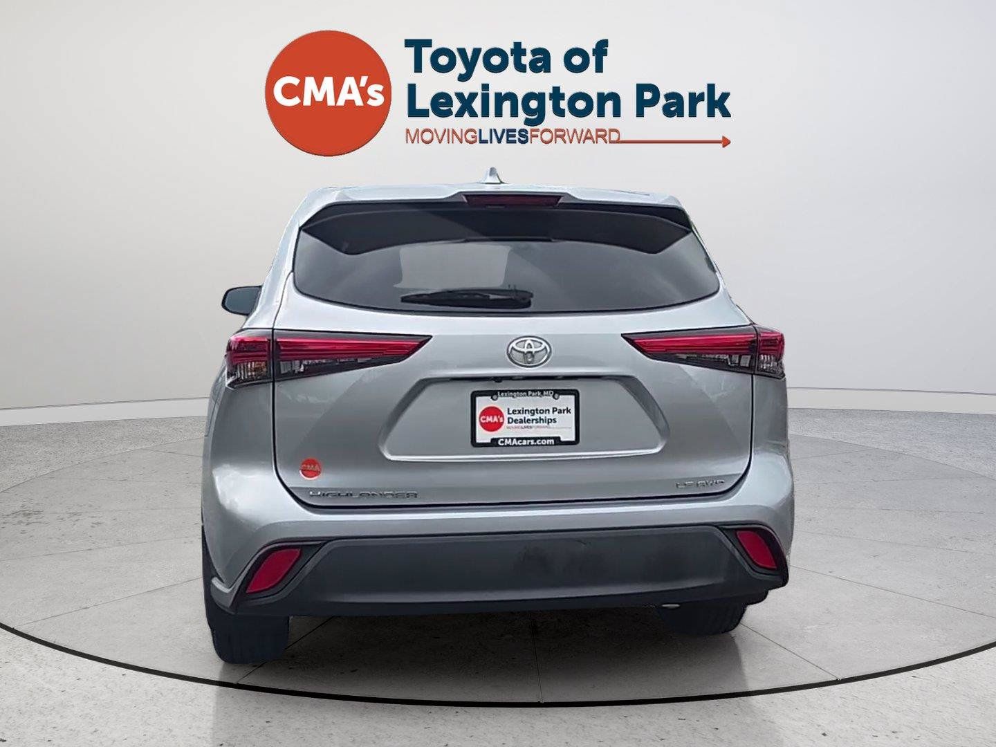 Used 2020 Toyota Highlander LE AWD/4WD image 4