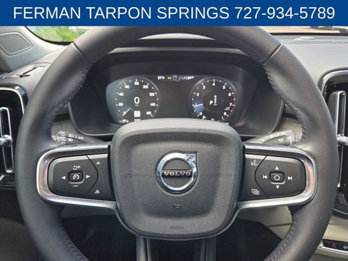 Used 2021 Volvo XC40 T5 Inscription w/ Advanced Package image 28