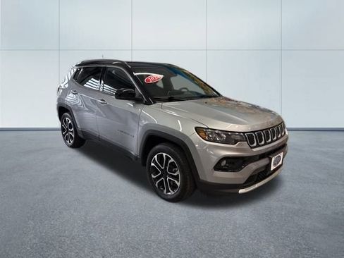 Used 2024 Jeep Compass Limited image 10