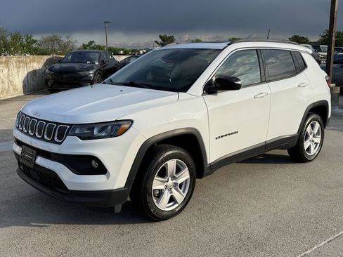 Used 2022 Jeep Compass Latitude w/ Sun and Sound Group image 12