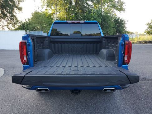 Used 2024 GMC Sierra 1500 AT4 w/ Technology Package AWD/4WD image 9
